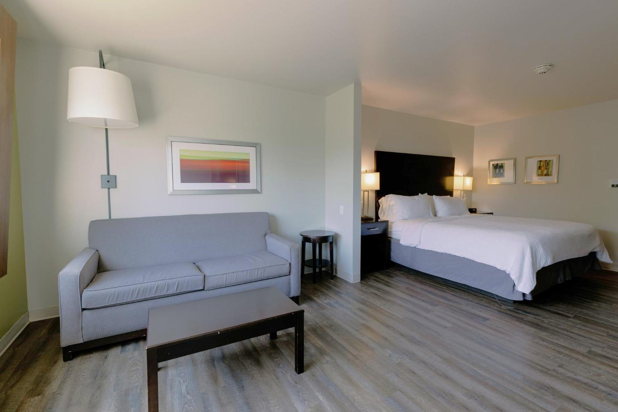Holiday Express And By Ihg Hotel
