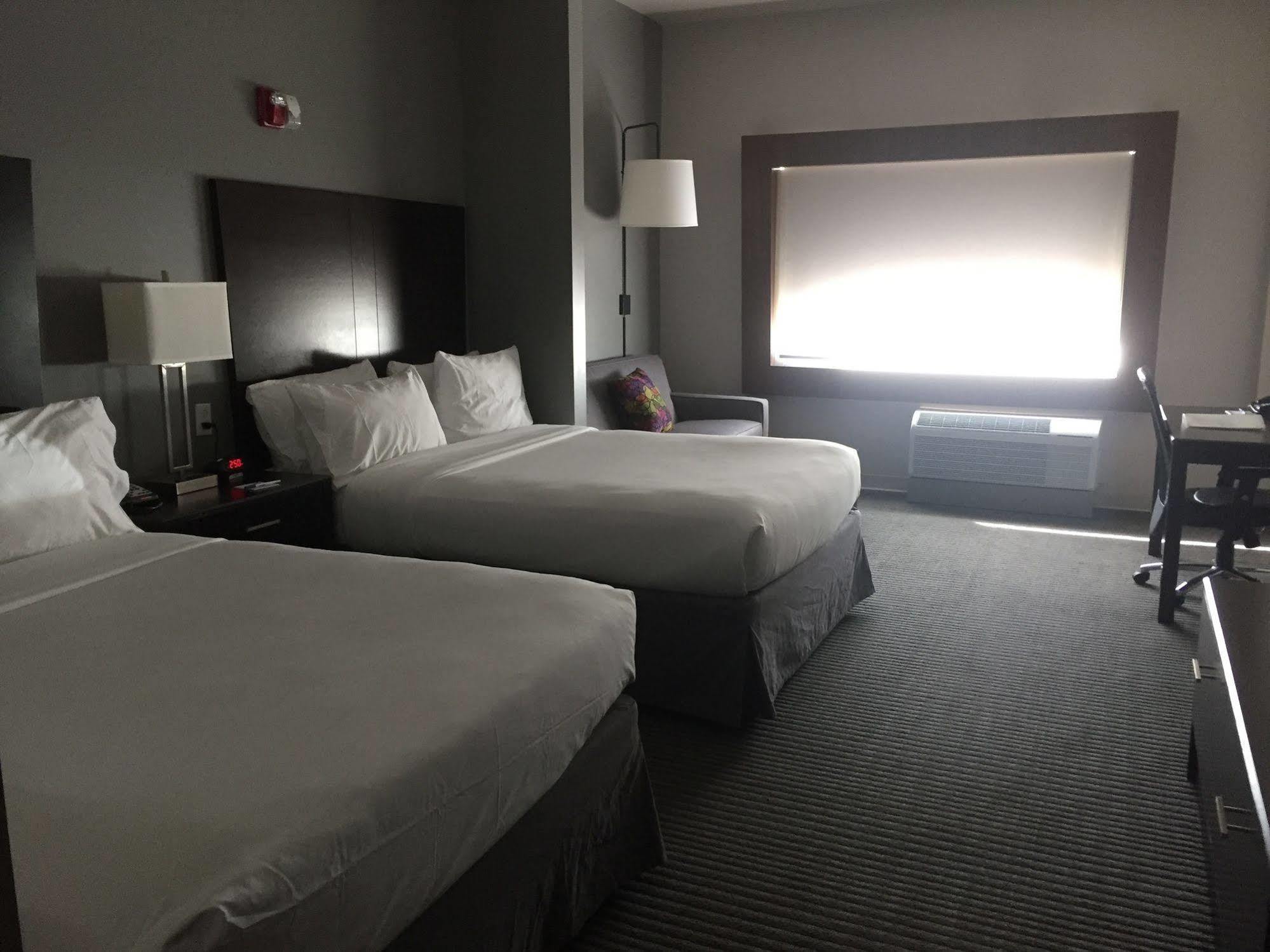 Express And By Ihg Tahlequah