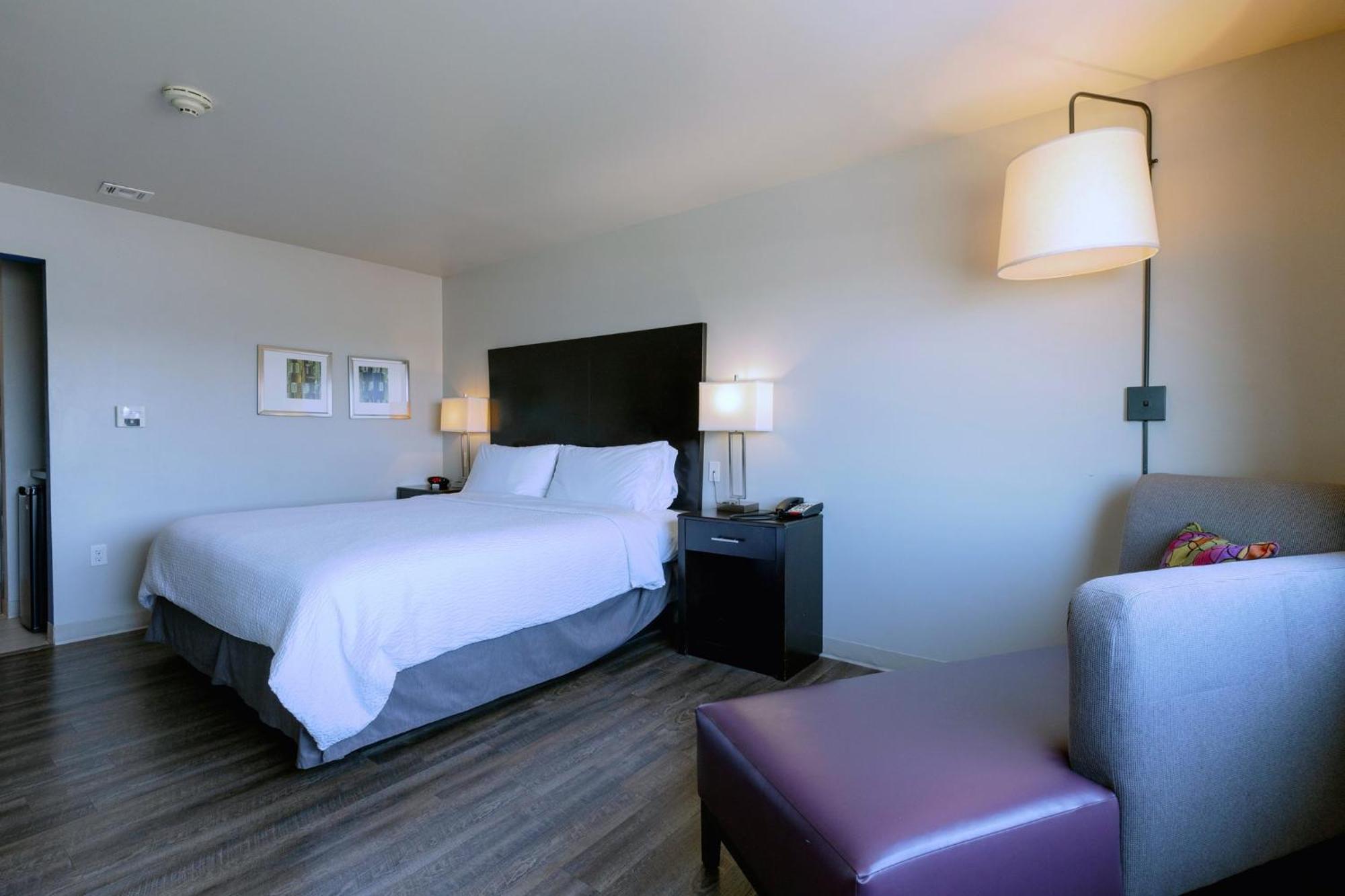 Hotel Express And By Ihg Tahlequah