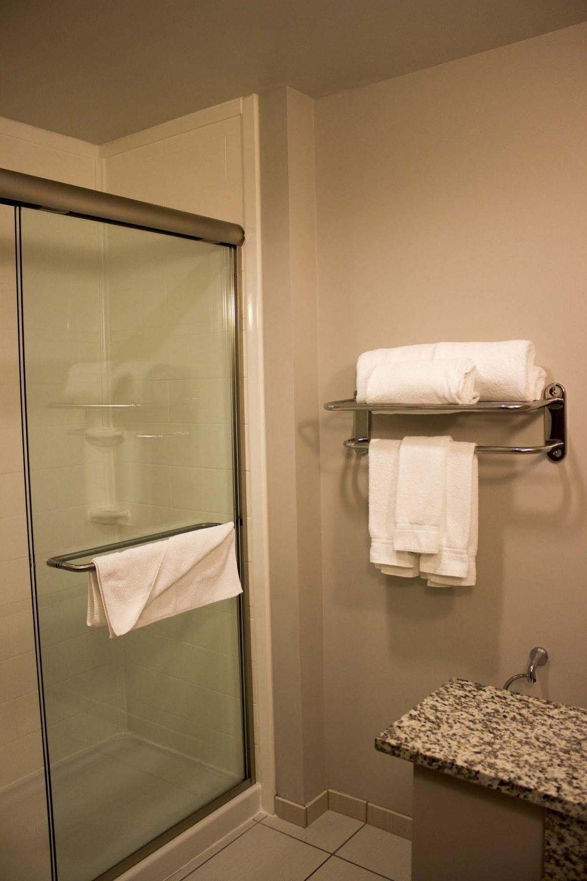 Express And By Ihg Hotel 3*